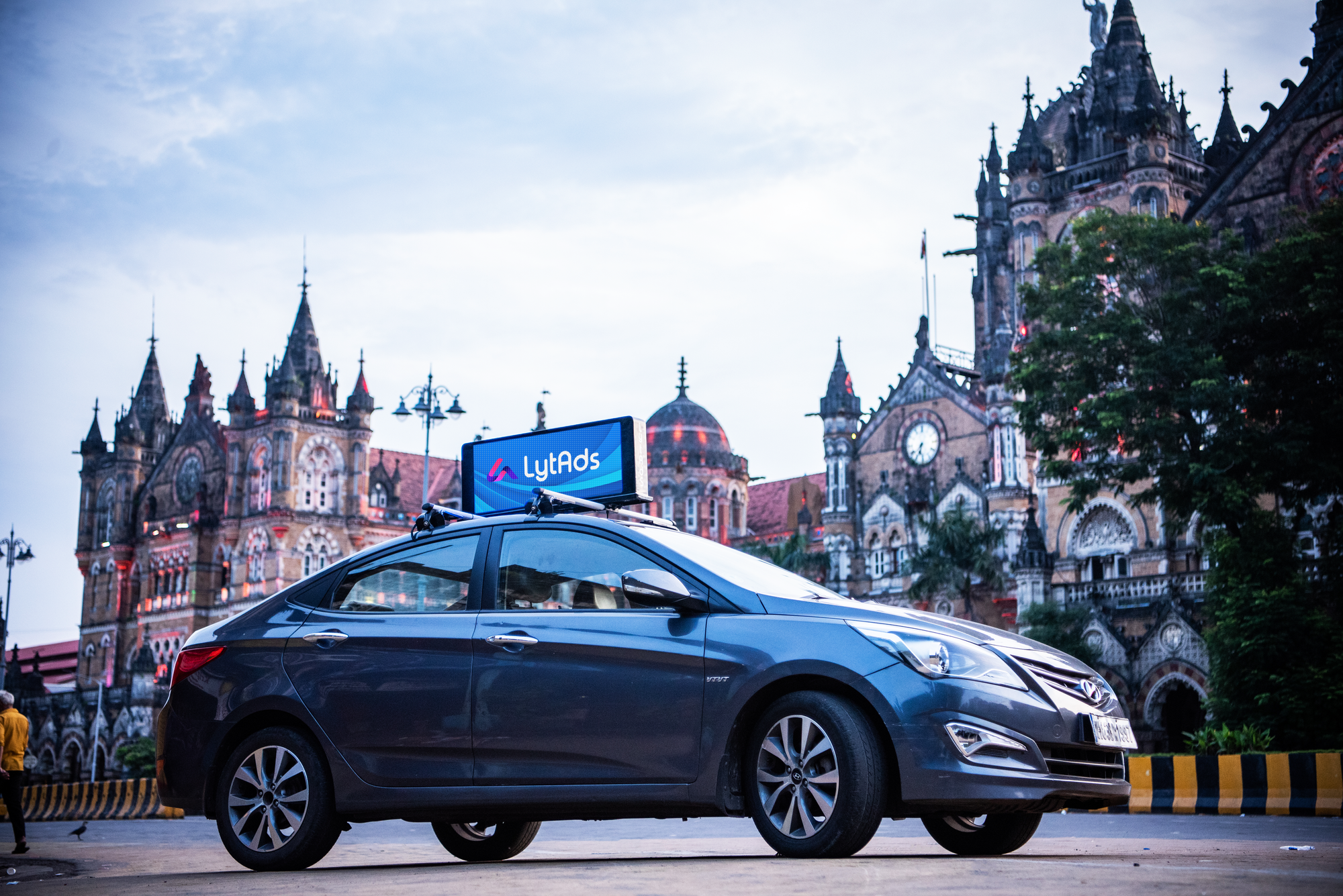 Screen advertising on cars